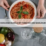 Frischer Kräutertee mit Lavendel und Zitronenmelisse